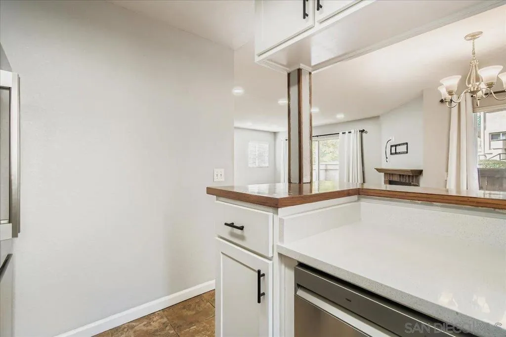 11313 Avenida De Los Lobos B, San Diego, California 92127 home-pic-11